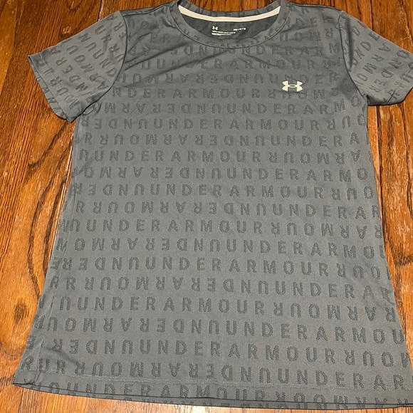 ⭐️women’s Under Armour tshirt - Picture 1 of 4